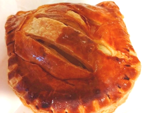 MOON PHASE CALENDAR March 2022～作家＆月の魔女・小泉茉莉花が月立ちから月籠りまでの月からキャッチしたメッセージをお気に入りのスイーツといっしょにお届けします