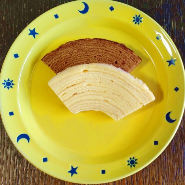 MOON PHASES CALENDAR July 2022～作家＆月の魔女・小泉茉莉花が月立ちから月籠りまでの月からキャッチしたメッセージをお気に入りのスイーツといっしょにお届けします