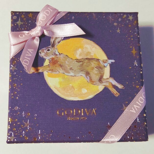 MOON PHASES CALENDAR November 2022～作家＆月の魔女・小泉茉莉花が月立ちから月籠りまでの月からキャッチしたメッセージをお気に入りのスイーツといっしょにお届けします