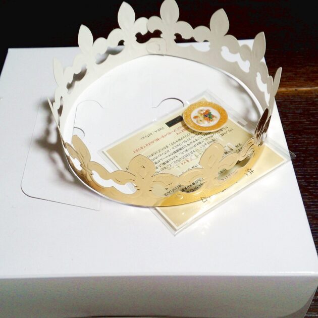 MOON PHASES CALENDAR Janusry 2023～作家＆月の魔女・小泉茉莉花が月立ちから月籠りまでの月からキャッチしたメッセージをお気に入りのスイーツといっしょにお届けします