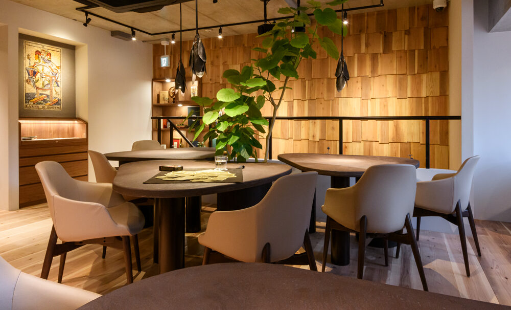 東京タロット美術館のミュージアムカフェ CAFÉ Tarot（カフェタロー）象徴をテーマにしたヴィーガンコース料理を今秋より提供開始